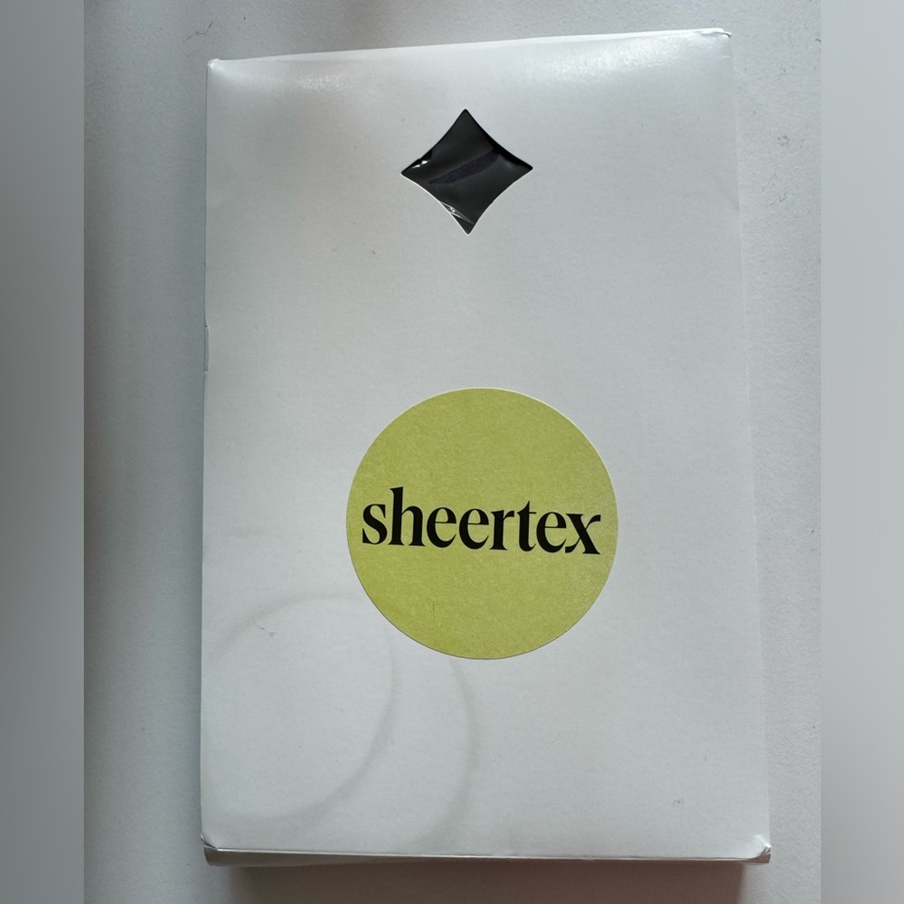 SOLD - NWT Sheertex Rip-Resistant Tights - Picture 1 of 2